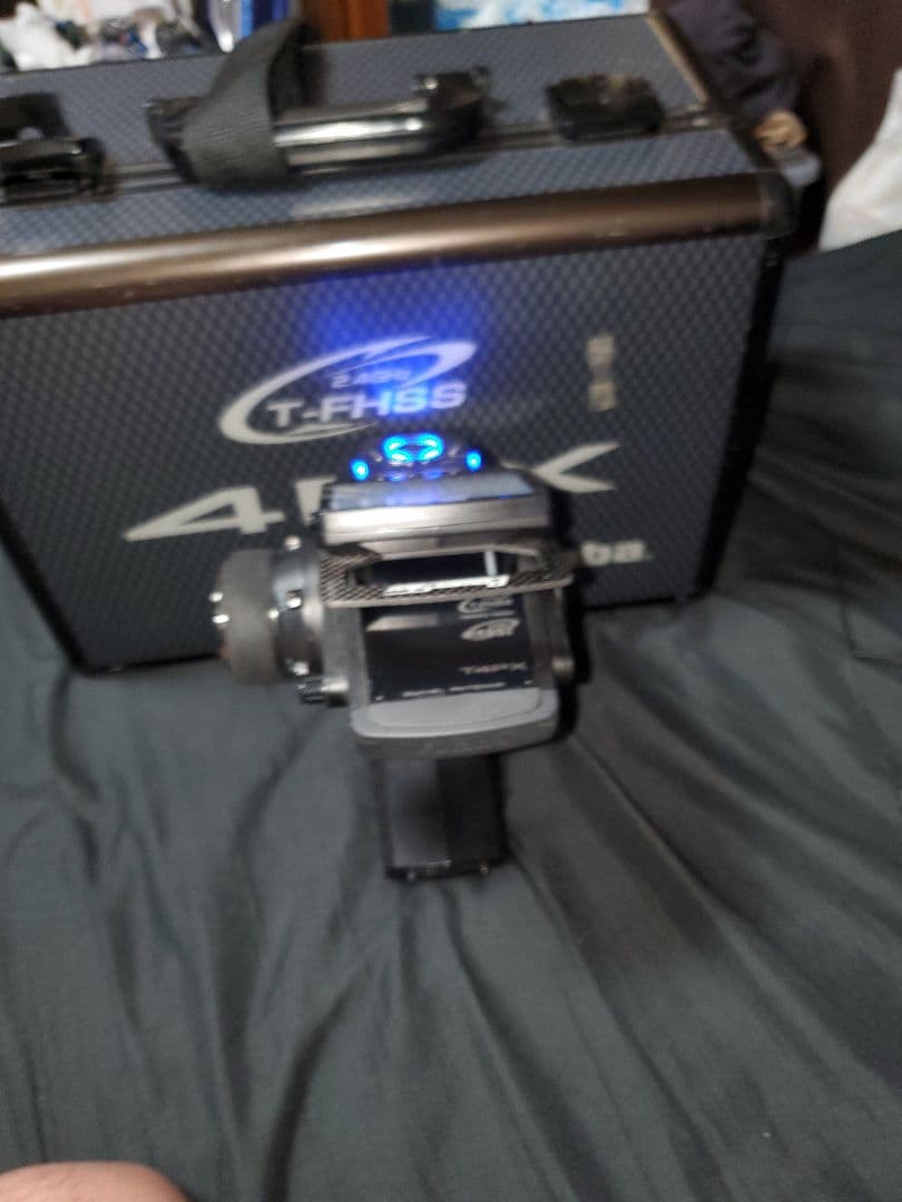 Futaba 4PX T-FHSS ラジコン送信機、受信機、ケース付き✨