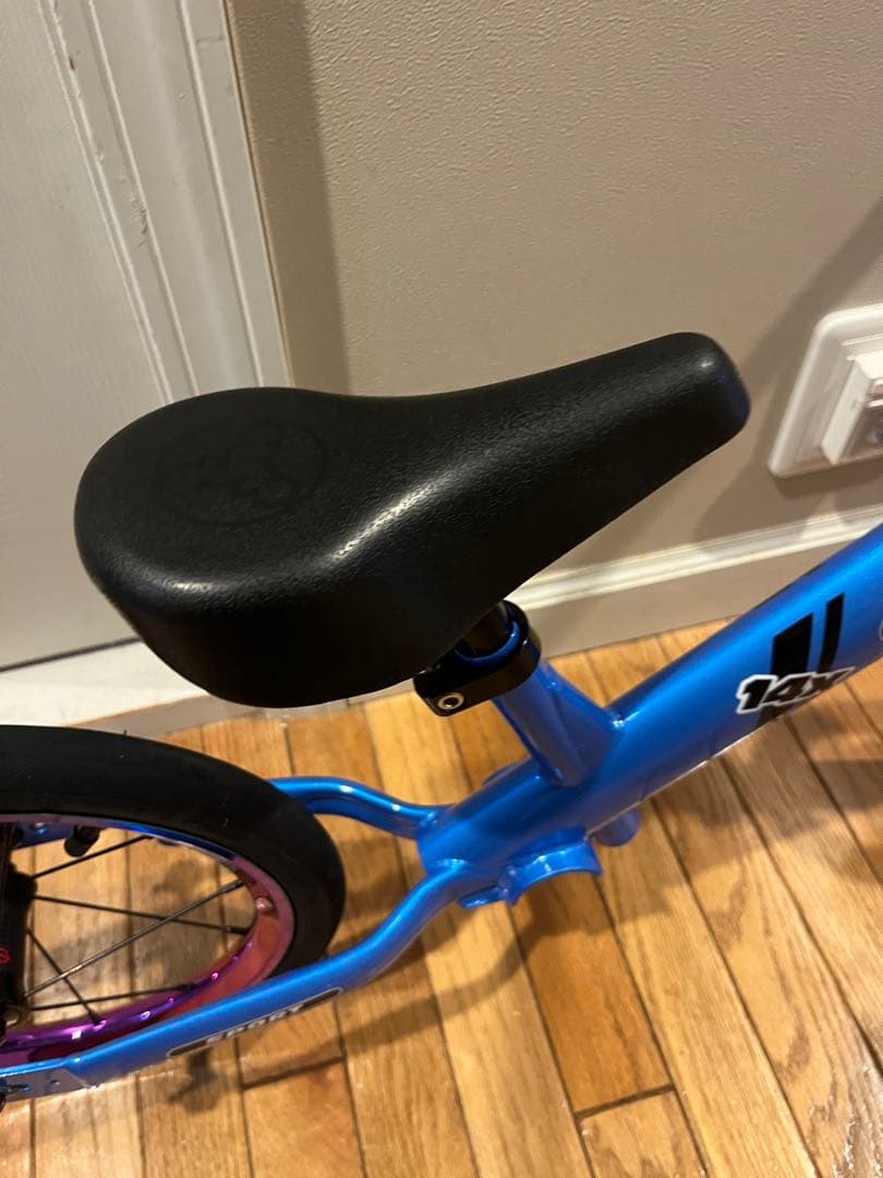 STRIDER 14x ブルー　ホイールは別売