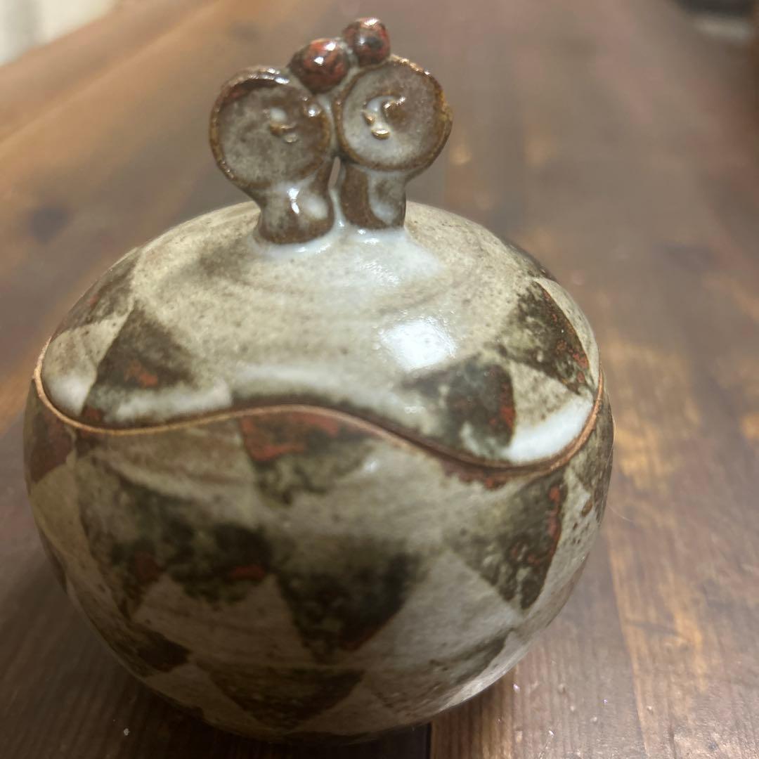 作家　陶芸作家　工芸品　蓋物　茶道具　シュガーポット　小物入れ