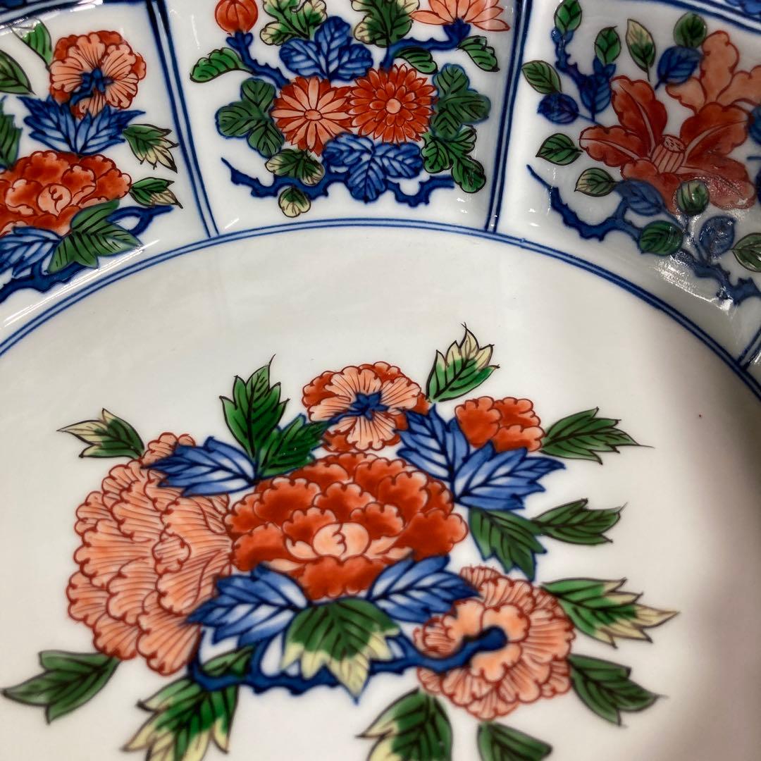 【源右衛門】古伊万里の伝統　日本の名窯　舘林源右衛門作　花割牡丹見込文　八角鉢