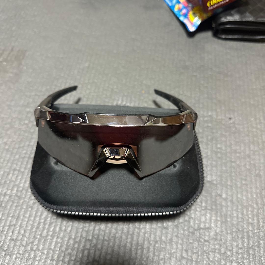 ワンハンドレッドサングラス