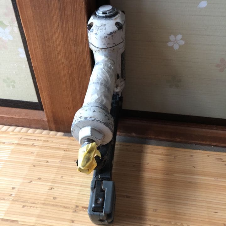 仕上げ釘打ち機