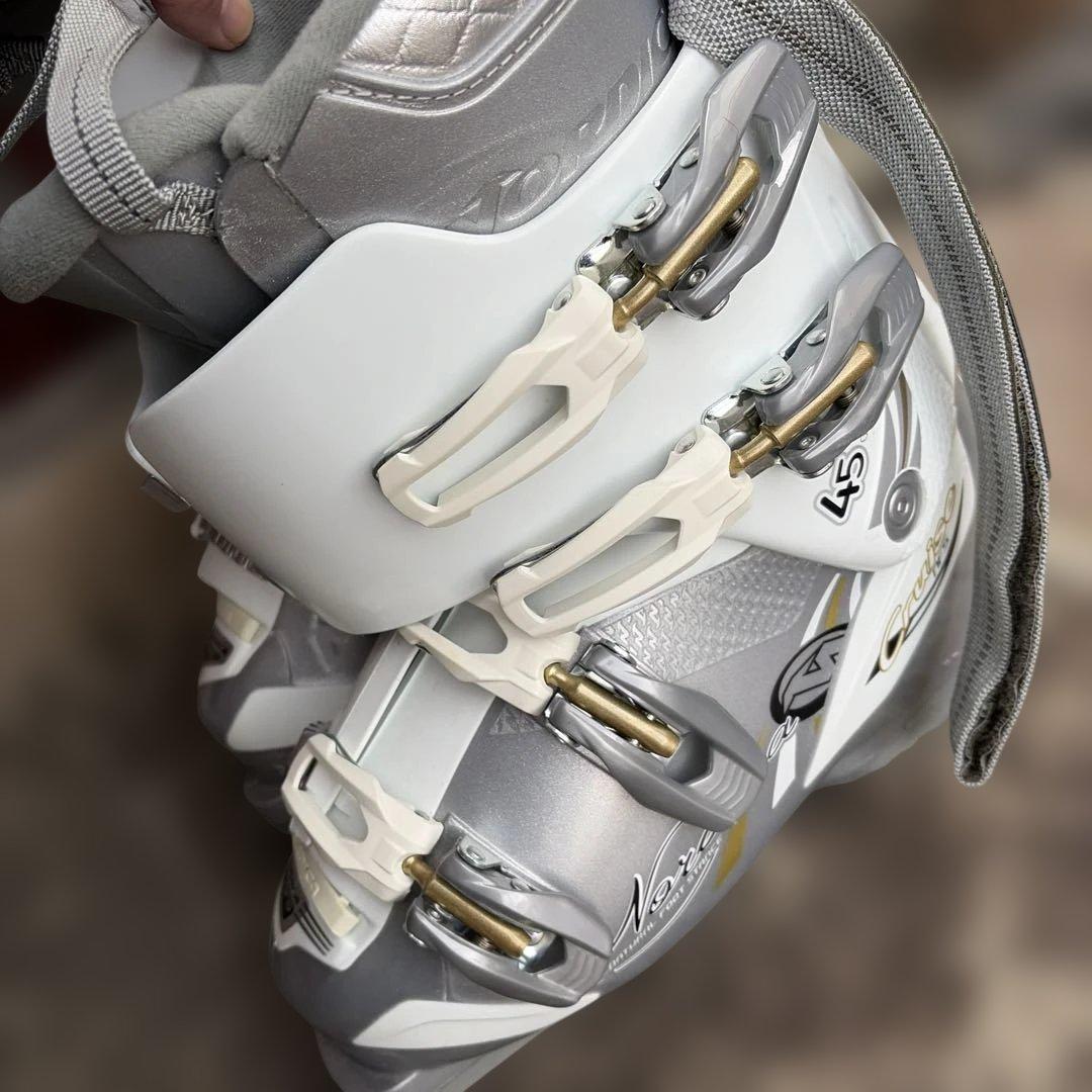 【一度のみ使用】Nordica スキーブーツ ホワイト/シルバー
