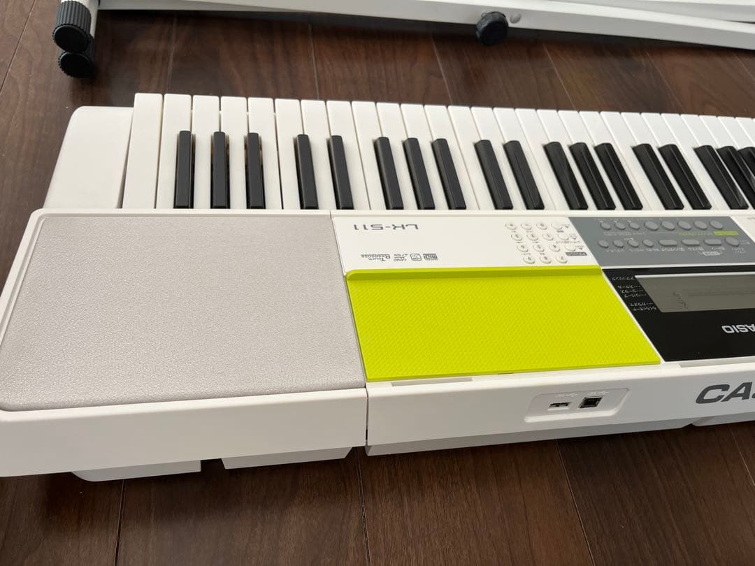 CASIO LK-511 電子ピアノ　光ナビゲーション 高さ調節可能スタンド付