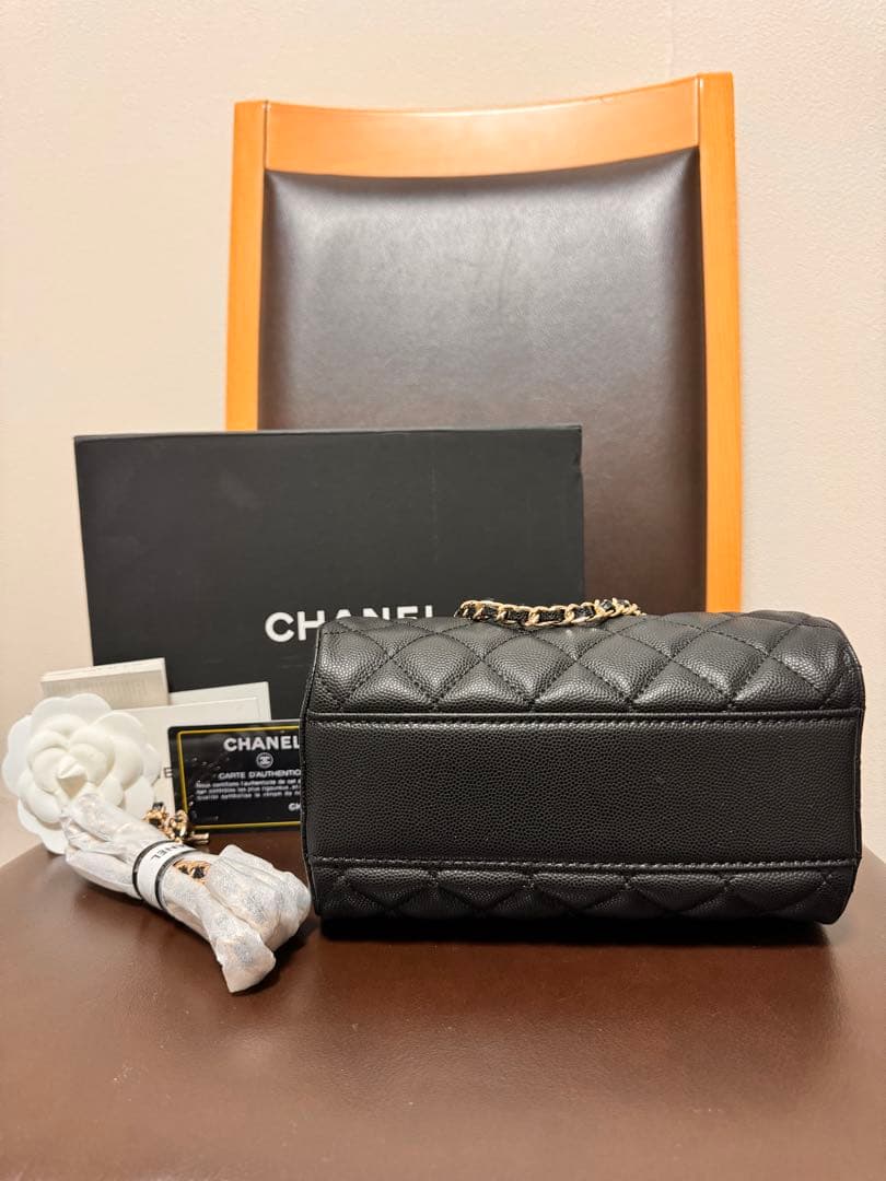 CHANEL チェーンショルダーバック　2WAY キャビアスキン