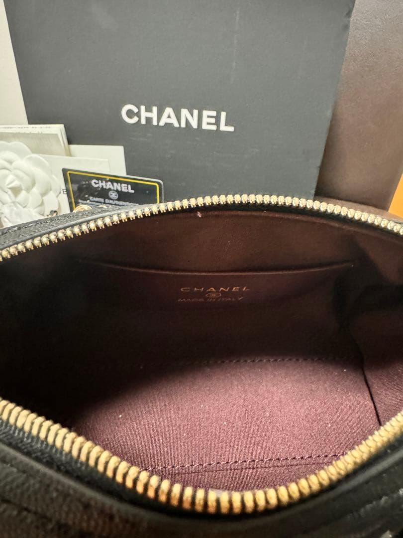 CHANEL チェーンショルダーバック　2WAY キャビアスキン