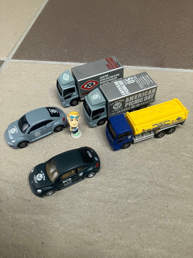 世田谷ベースミニカー5台セット【所さんストラップ付き】