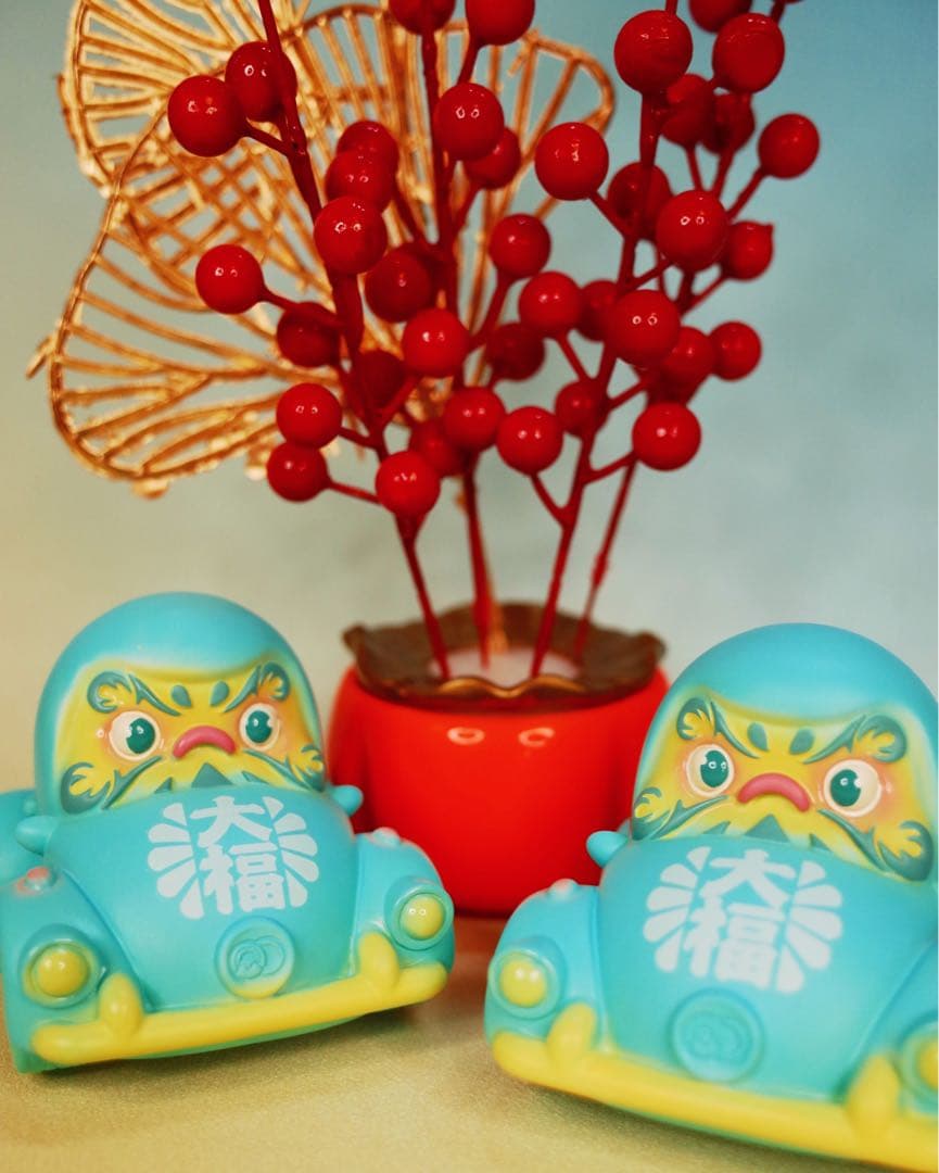 リターンカー・達磨　ダルマ　プルバック　福　開運　ソフビ　フィギュア　おもちゃ