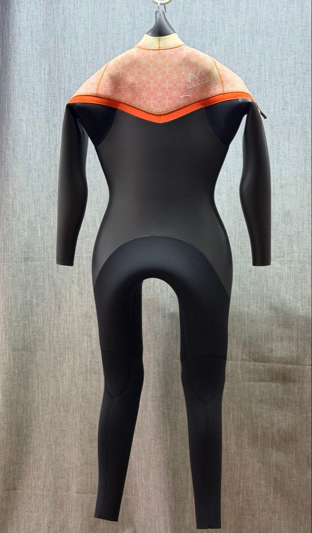 MECCA girl's Mサイズ　セミドライウェットスーツ 新品未使用