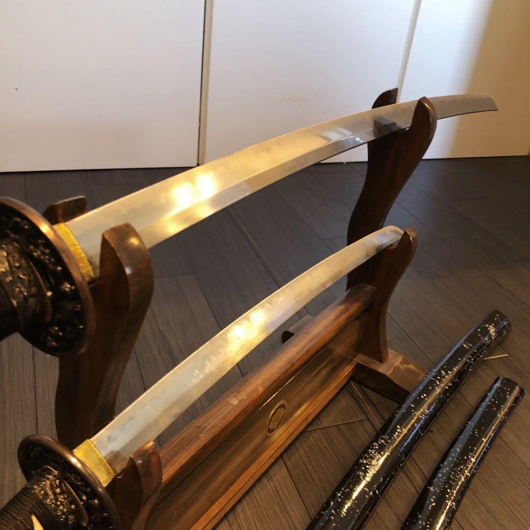 高級模造刀　優乱刃紋　大小セット　黒拵え　太刀　脇差　大小セット