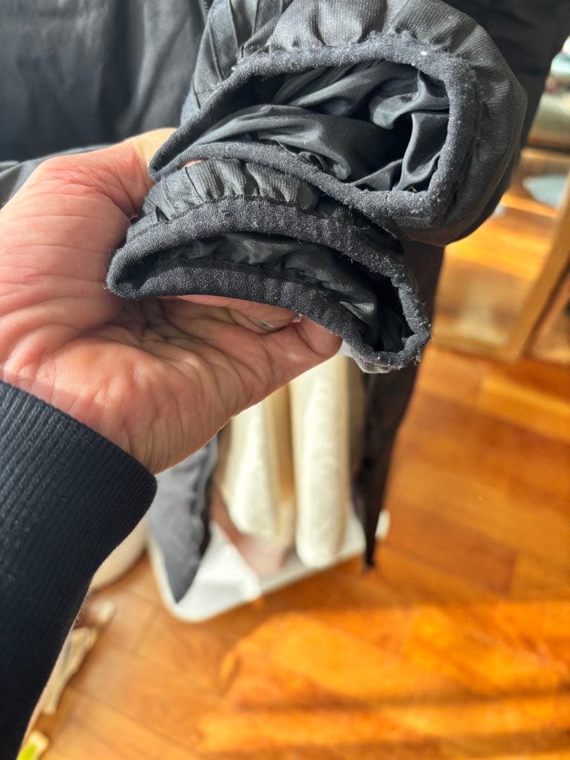 adidas ブラック ダウン ベンチコート