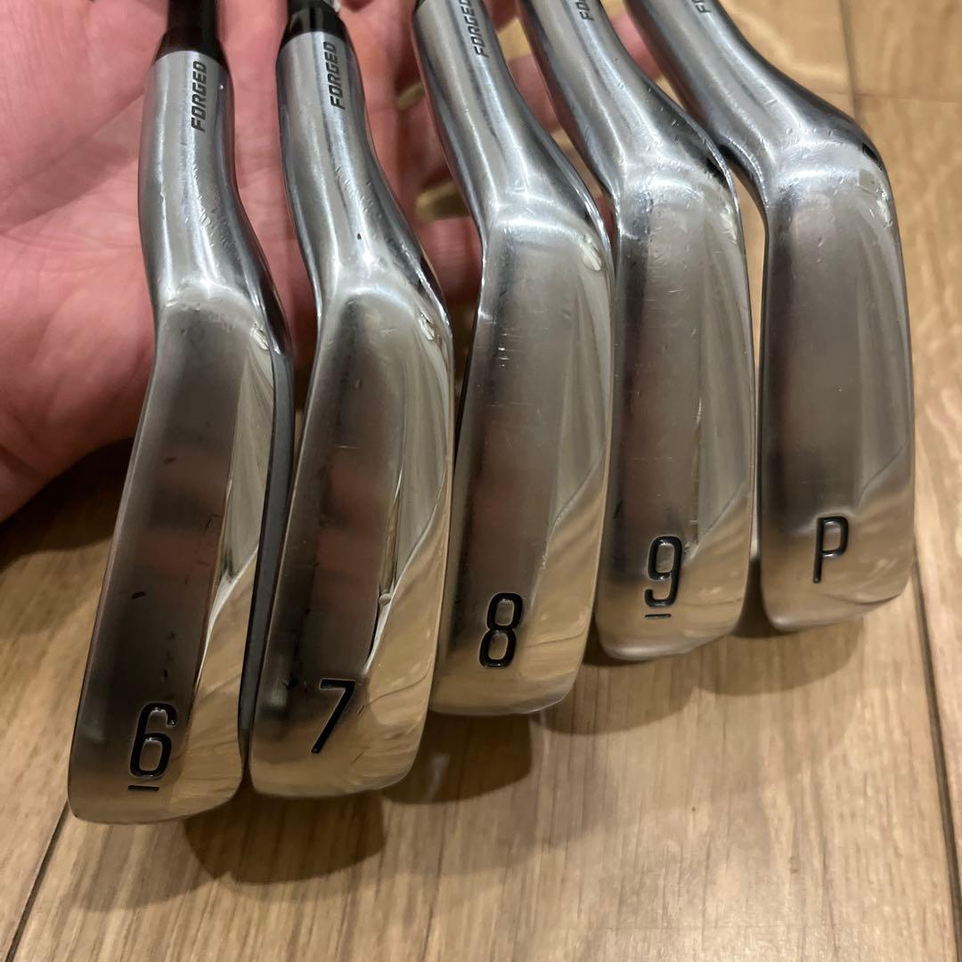 ゼクシオ　エックスアイアン　２０２２　カーボンシャフト　ダンロップ ゴルフ