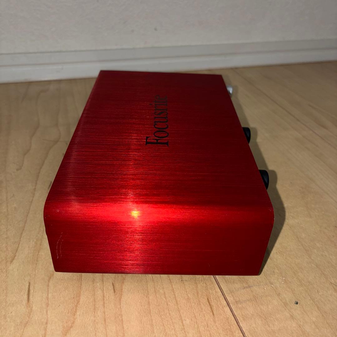 Focusrite Scarlett 2i2 1st gen USBケーブル付き