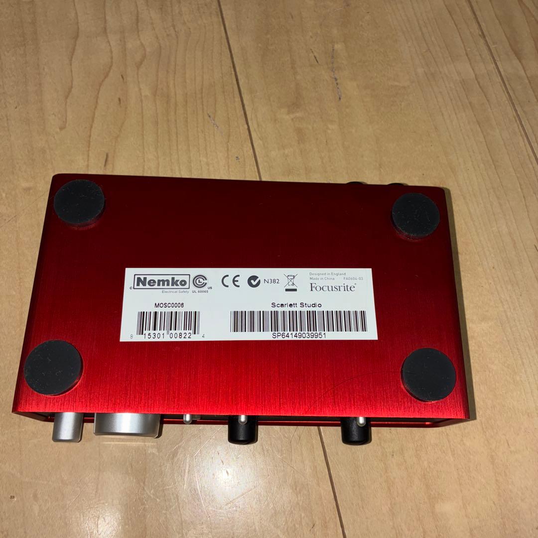 Focusrite Scarlett 2i2 1st gen USBケーブル付き