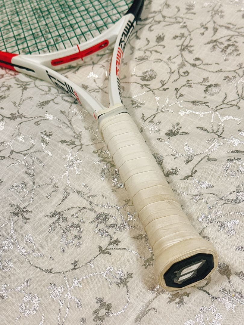 Babolat ピュアストライク テニスラケット　　グリップ２