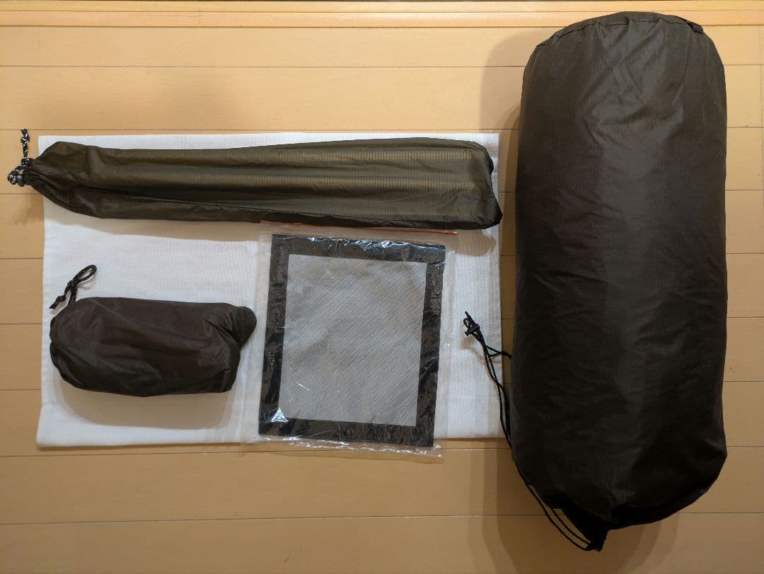 【2回使用のみ】Unafreelyシルナイロンワンポールテント　謎テント