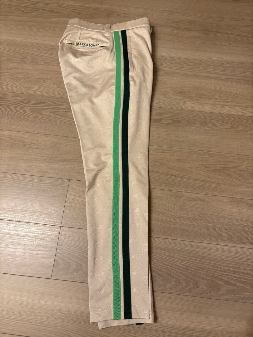 MARK&LONA 刺繍ロゴ ベージュパンツ