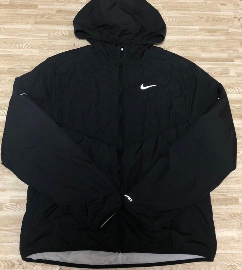 ナイキエアロレイヤー　ジャケット