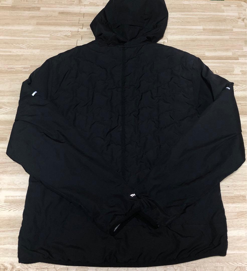 ナイキエアロレイヤー　ジャケット