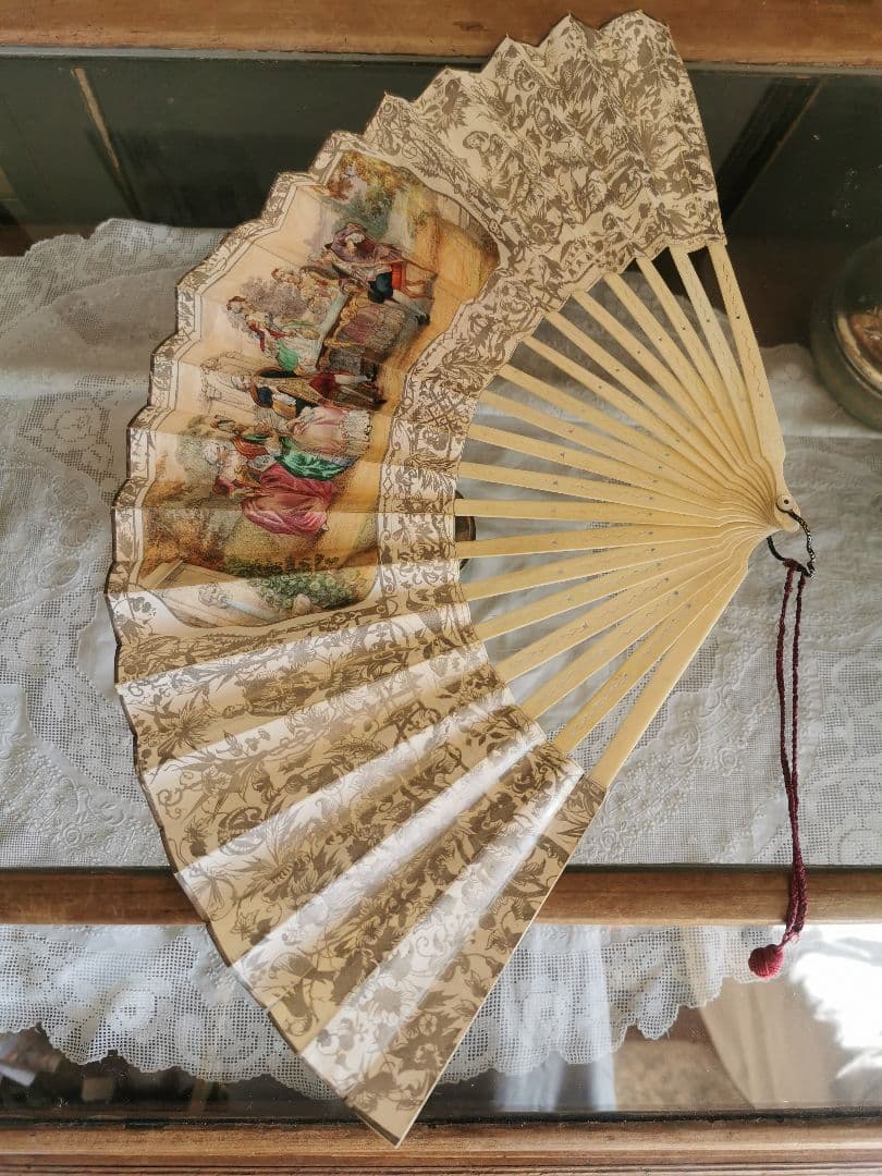 アンティークヴィクトリアン ハンドペイント人物＆風景画ファン 透し彫刻 銀彩鳥蝶