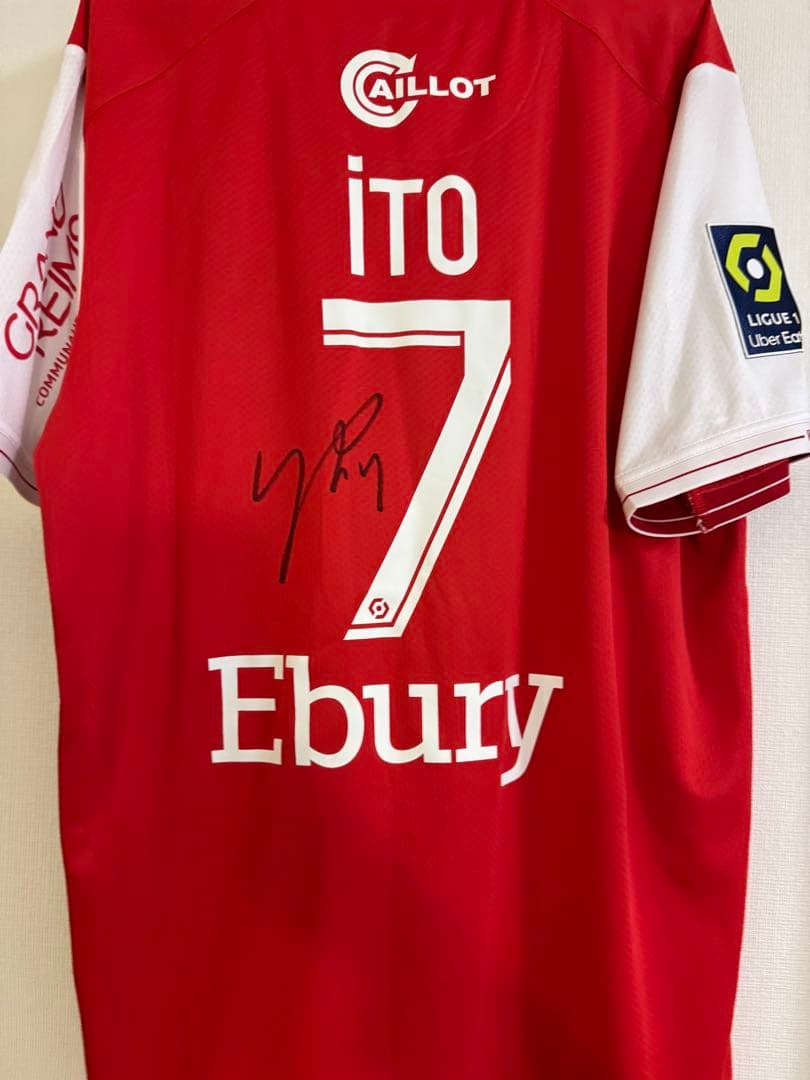 正規品スタッドランス 伊東純也 直筆サイン入りユニフォーム