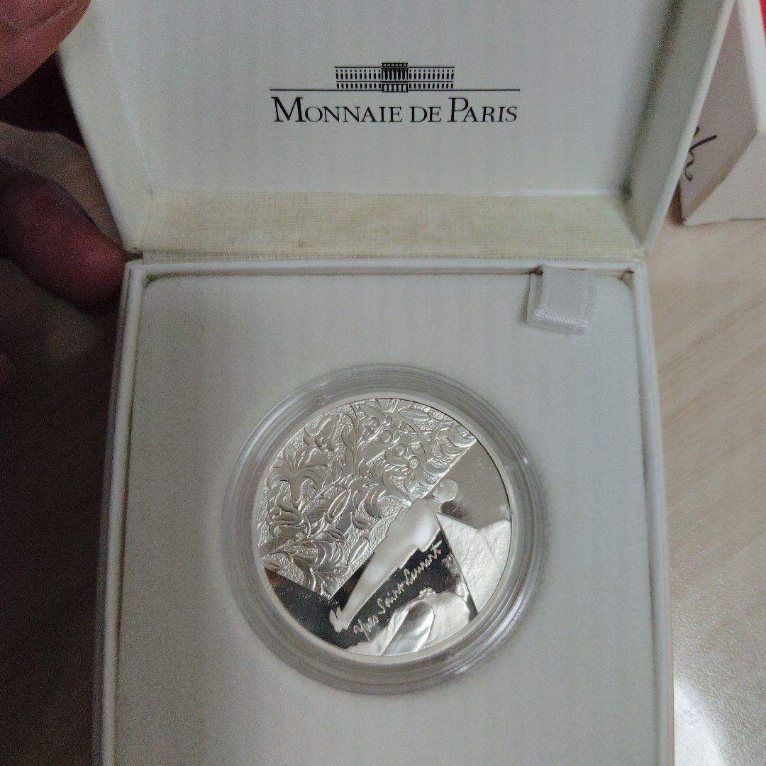 La Monnaie de l'an 2000 イヴ・サンローラン 2000年