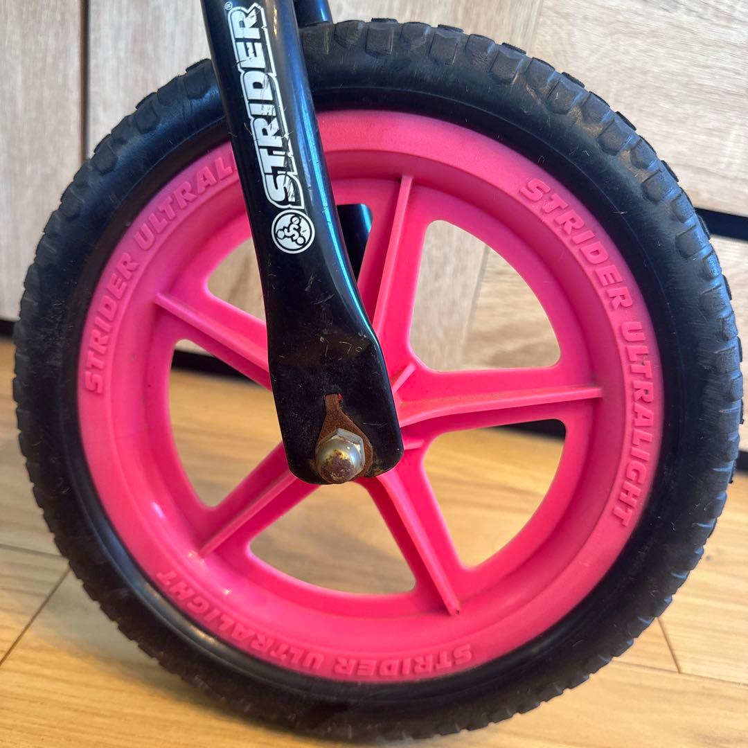 STRIDER バランスバイク 黒/ピンク 12インチ　おまけ付き