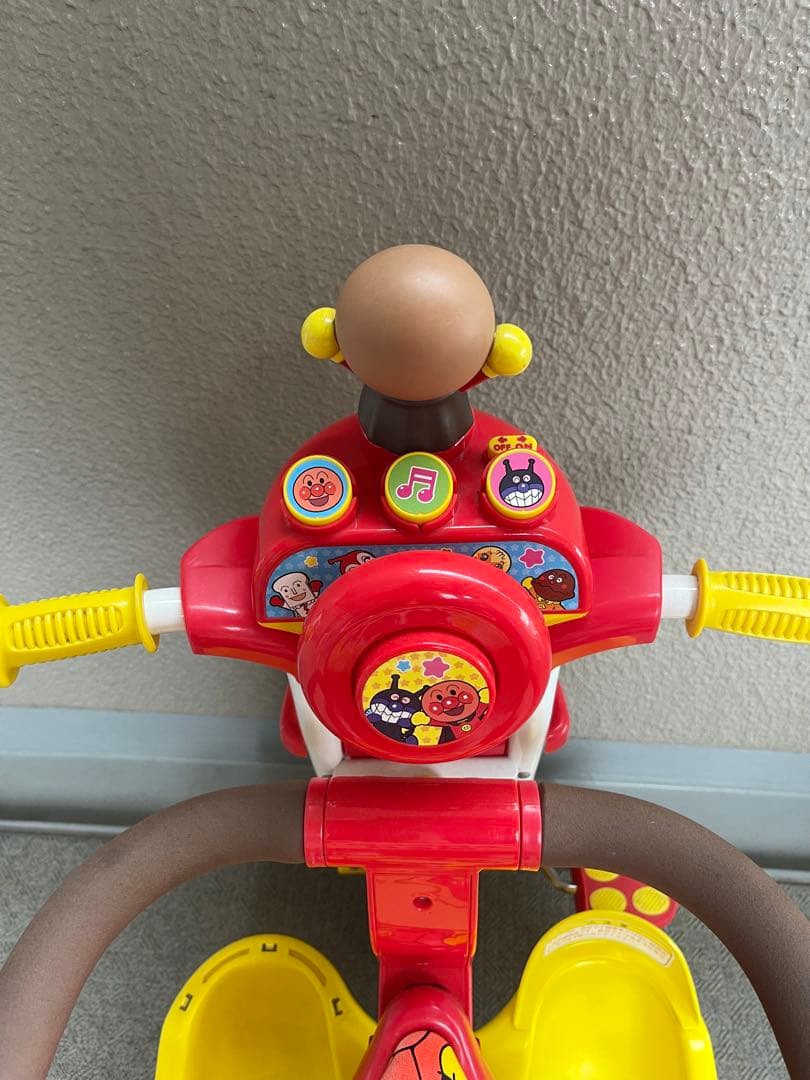 アンパンマン　デラックス　三輪車　サンシェード付き アンパンマン　DX 赤　子供