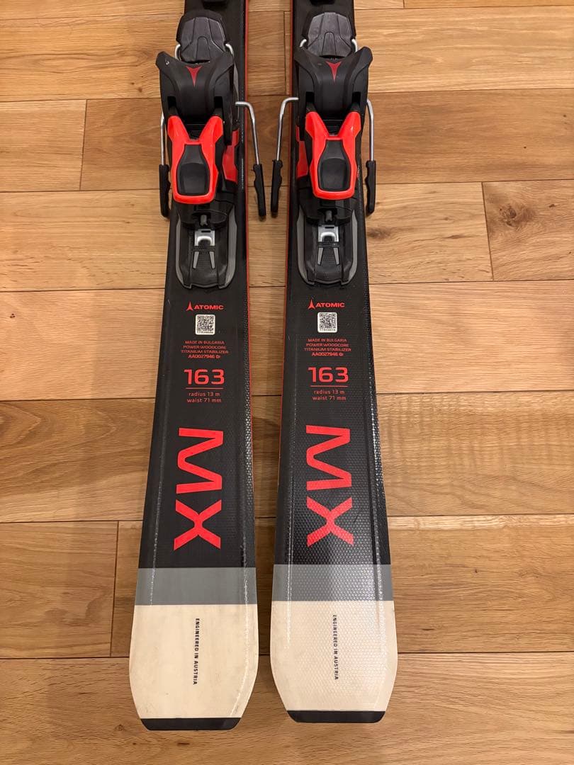 【送料込】ATOMIC スキー板とATOMIC ブーツのセット。