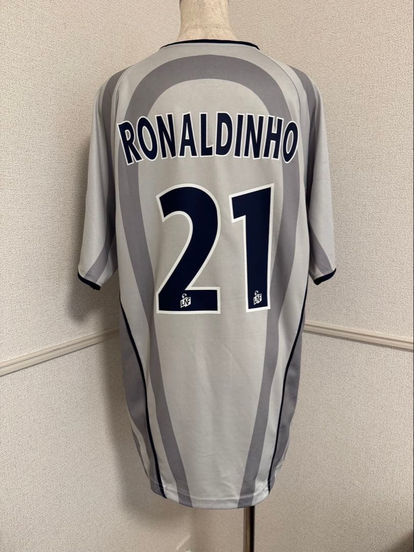 値下げ‼️ 激レア　ナイキ　パリサンジェルマン　01-02アウェイ　ロナウジーニョ