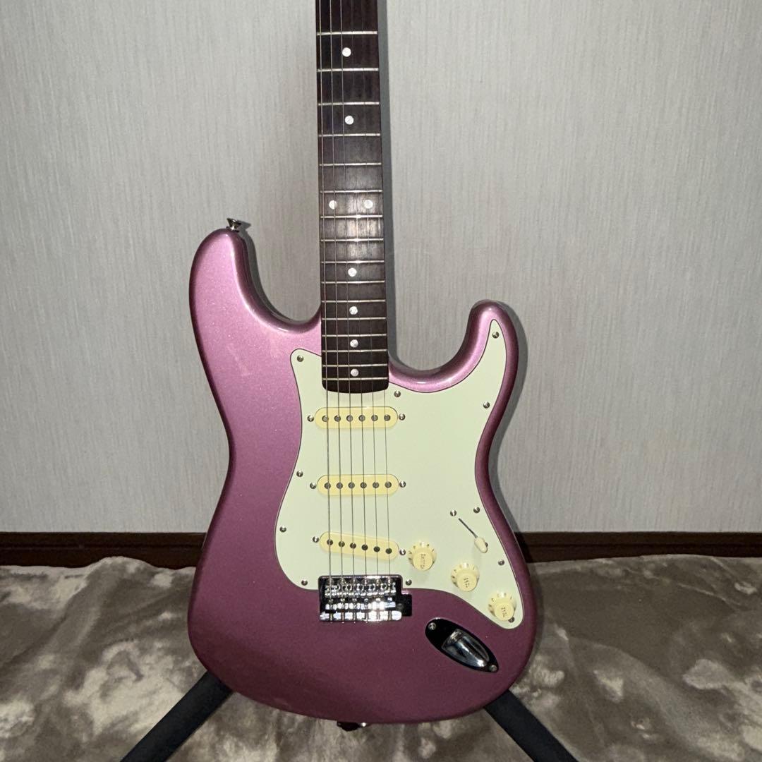 h*4様 Squier Affinity Stratocaster 色:バーガン