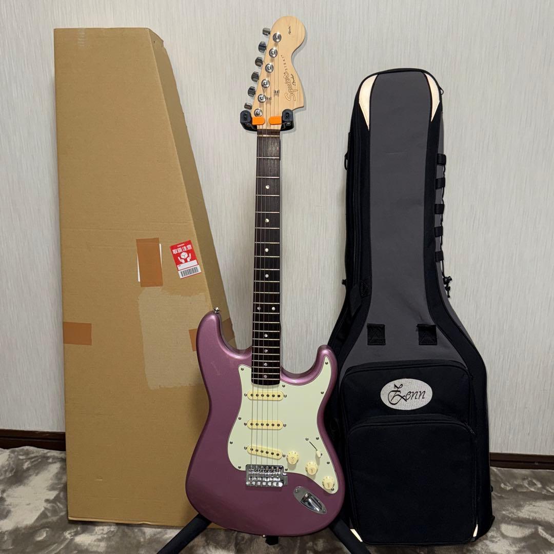h*4様 Squier Affinity Stratocaster 色:バーガン