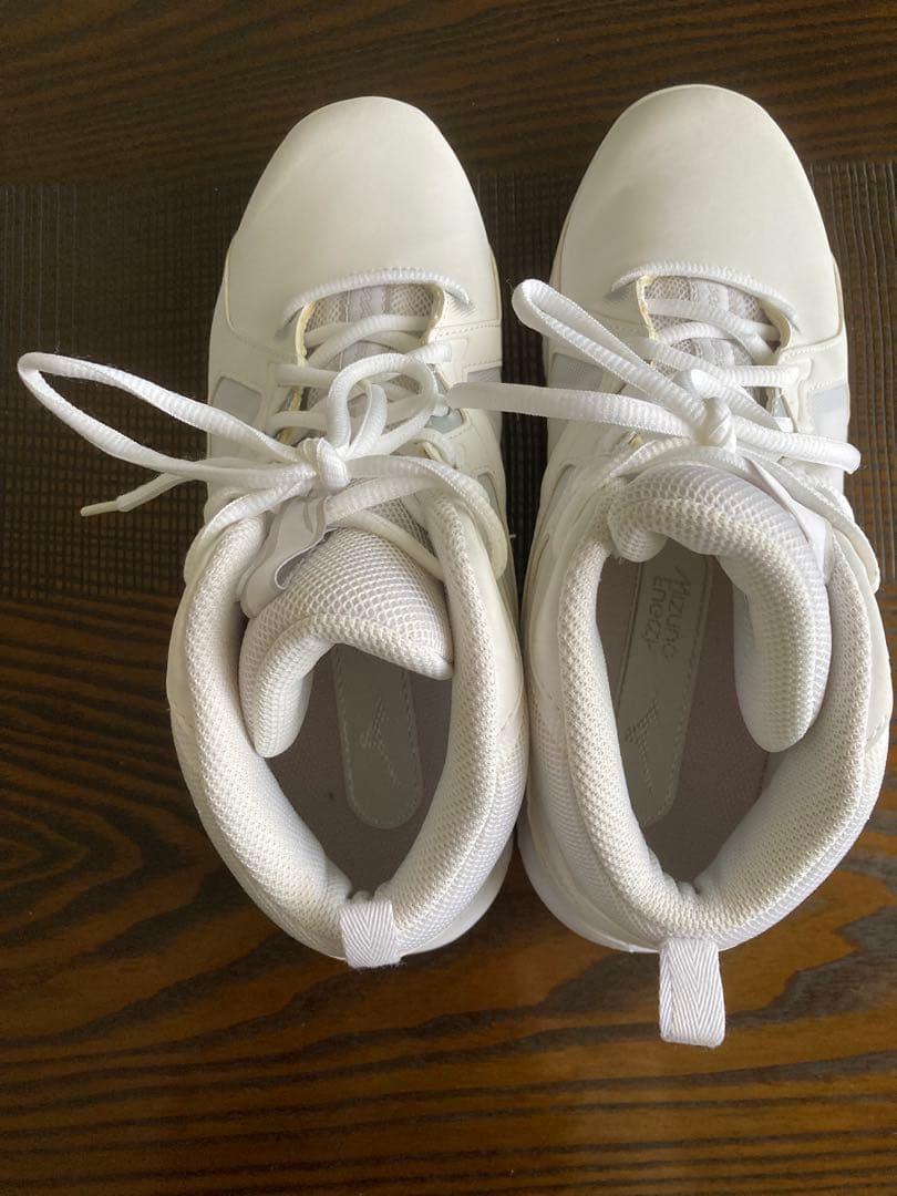 Mizuno ホワイト ハイカット トレーニングシューズ２４.5cm