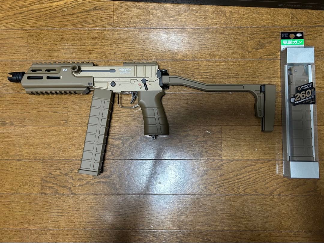 東京マルイ　スコーピオンmodタンカラー 電動ガン 260連マガジン付
