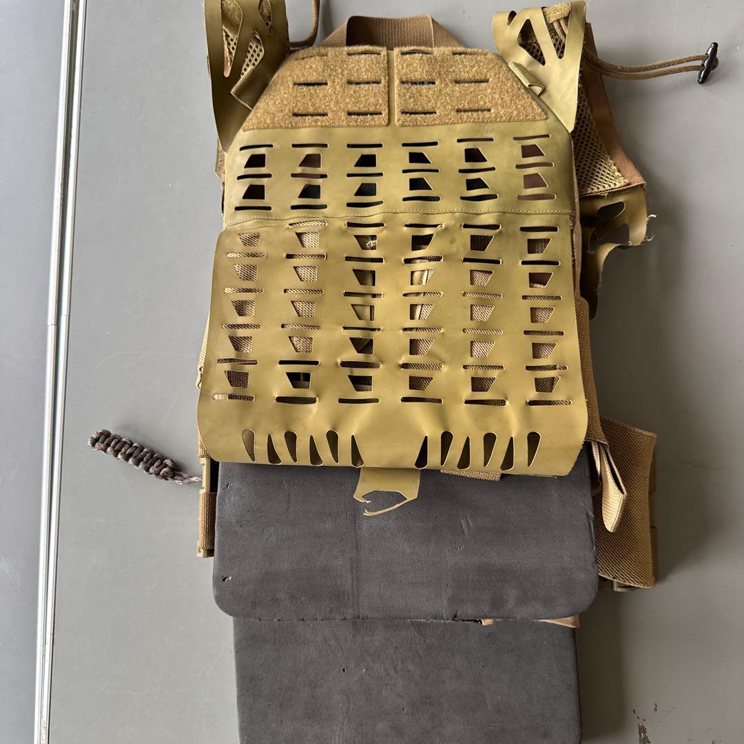 タン色 田村装備プレートキャリア