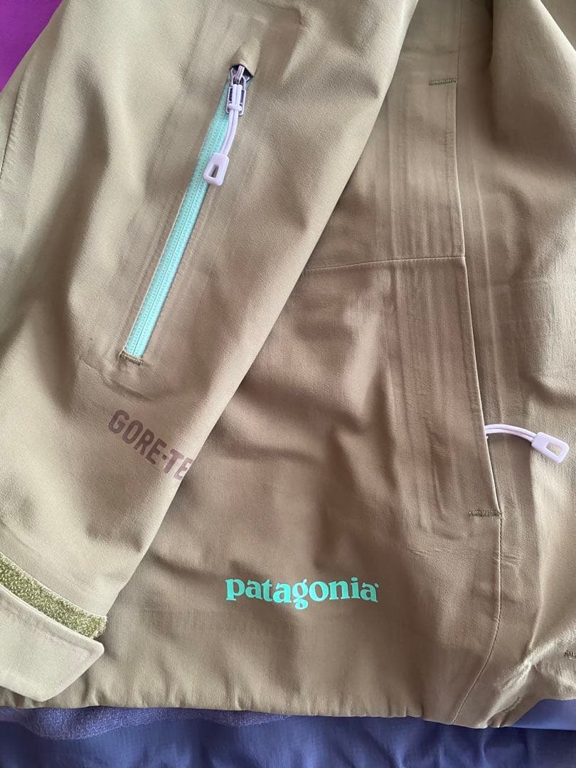 パタゴニア　ゴアテックス　　スノボーウェア　recco