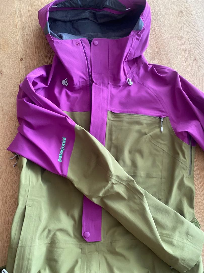 パタゴニア　ゴアテックス　　スノボーウェア　recco