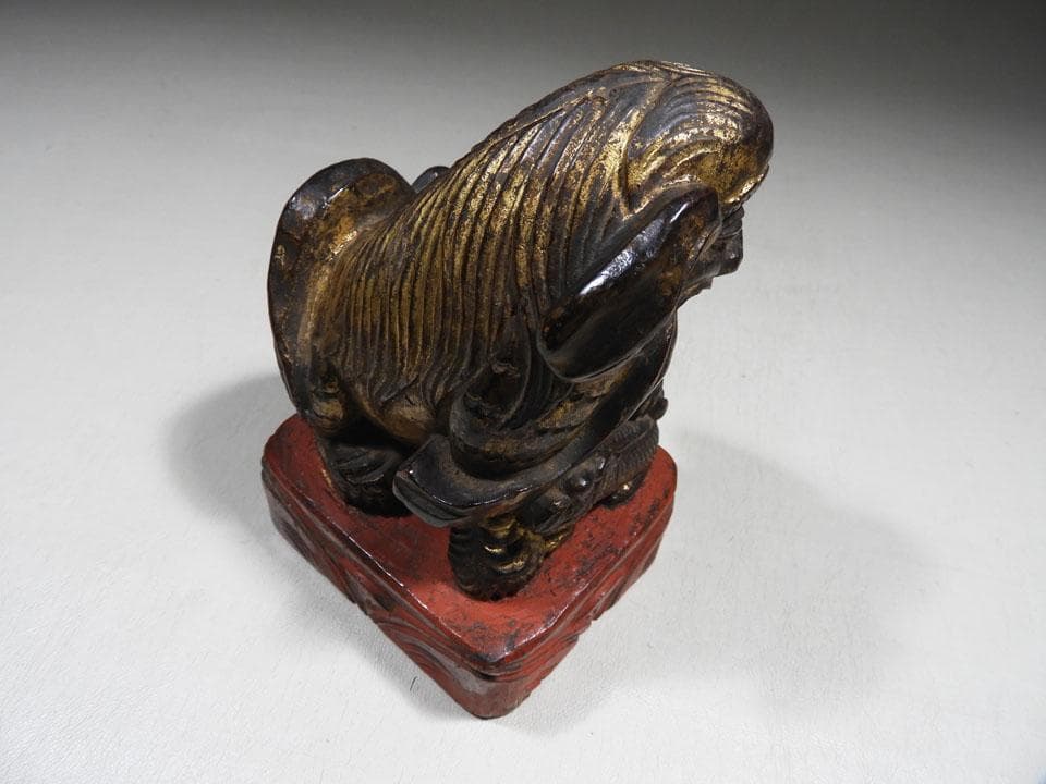 ●時代物 古木の彩色木彫 個性的 趣き 唐獅子 珍品 箱入 高さ14.5cm程度