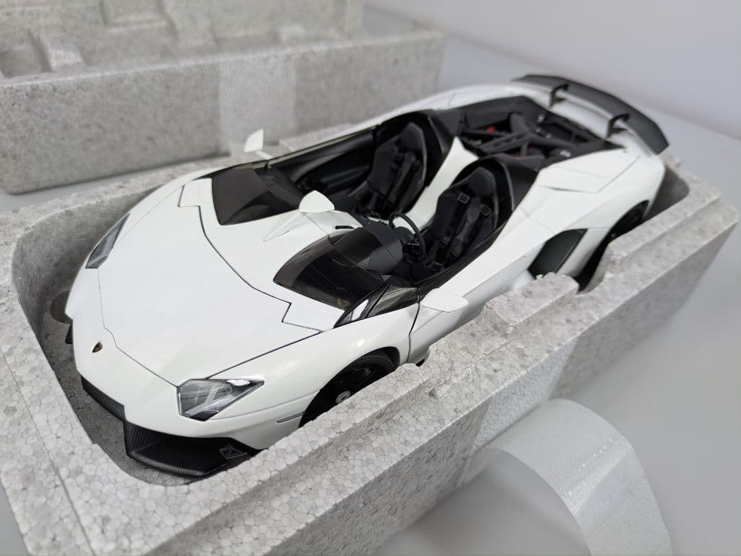 1/18 ミニカー オートアート ランボルギーニ アヴェンタドール J Aa