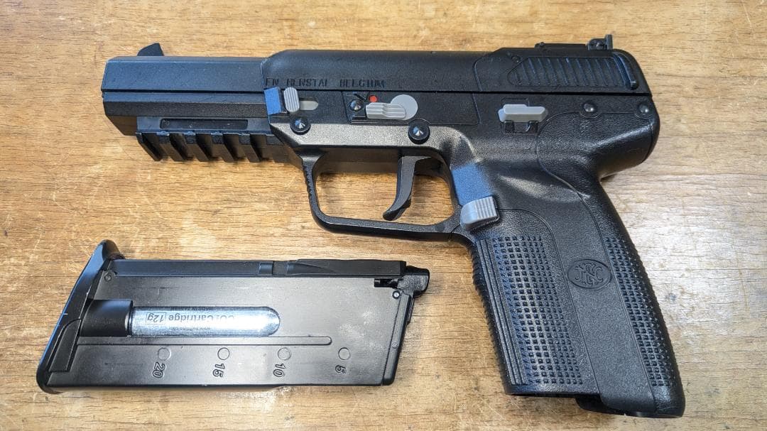 マルシン　FN 5-7 CO2 ガスブローバック 動作OK