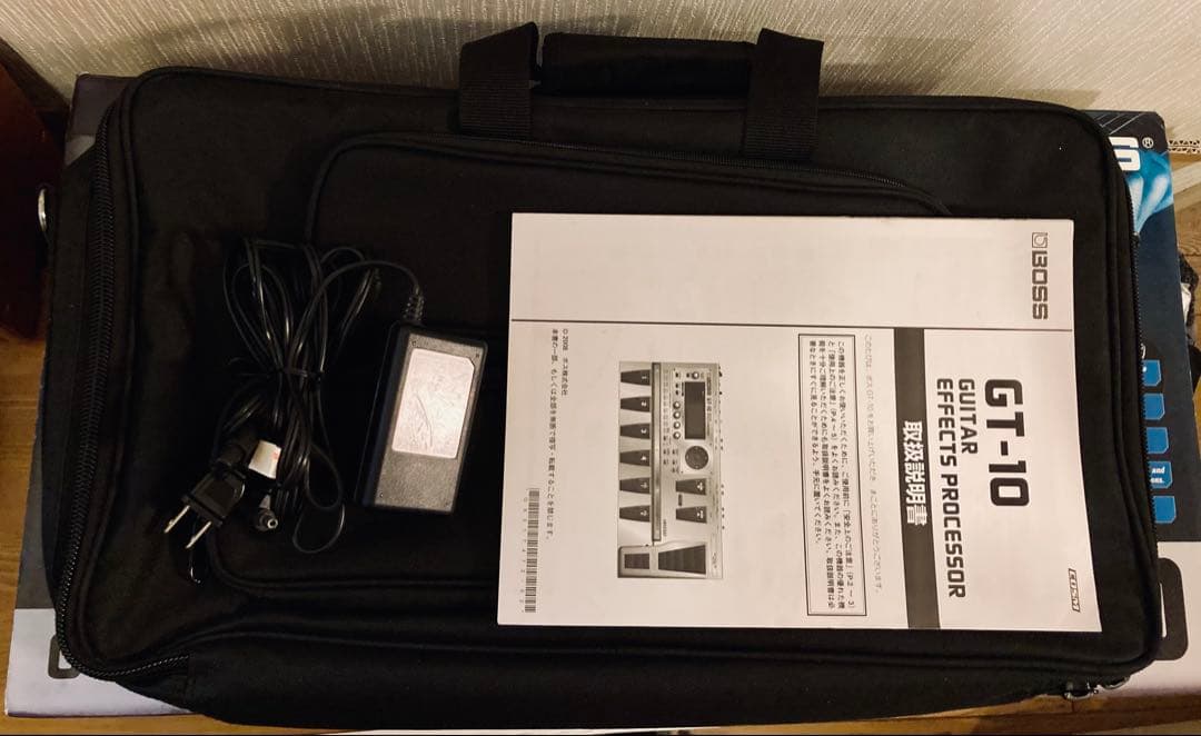 BOSS / GT-10 +キャリングケース付き中古美品!