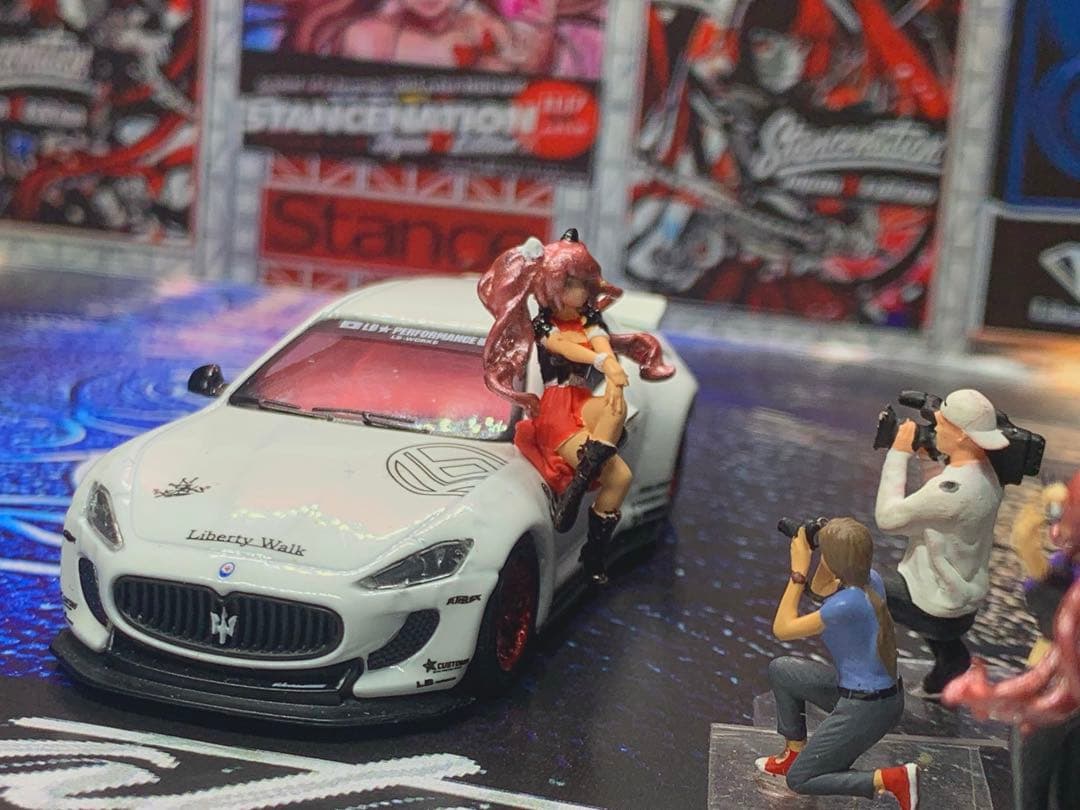 1/64 LBWK マセラティグランツーリスモ　ホワイトラスト1台