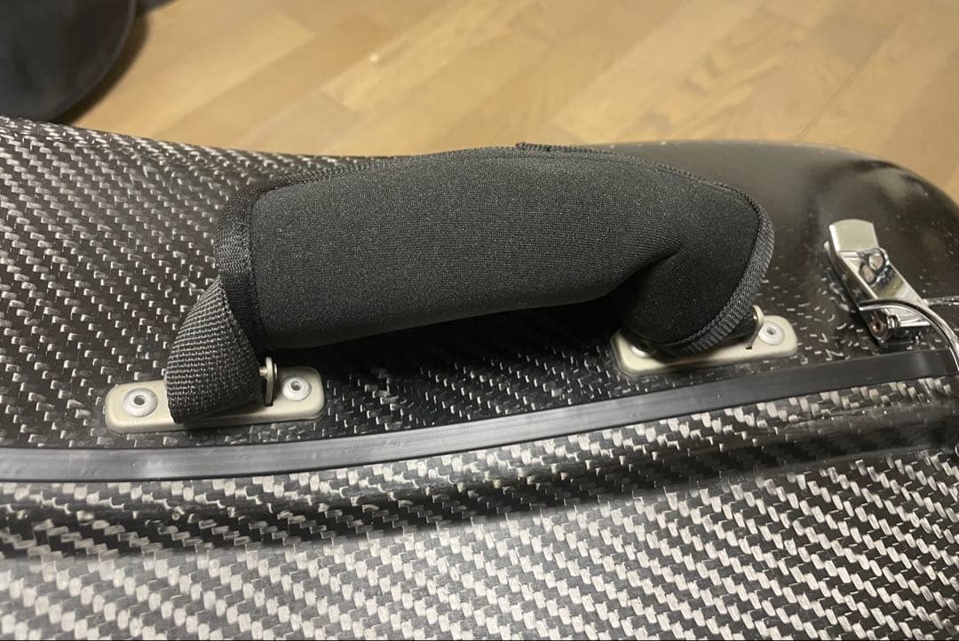 伝統と信頼のドイツGEWA製カーボン チェロケース、フラッグシップモデル。