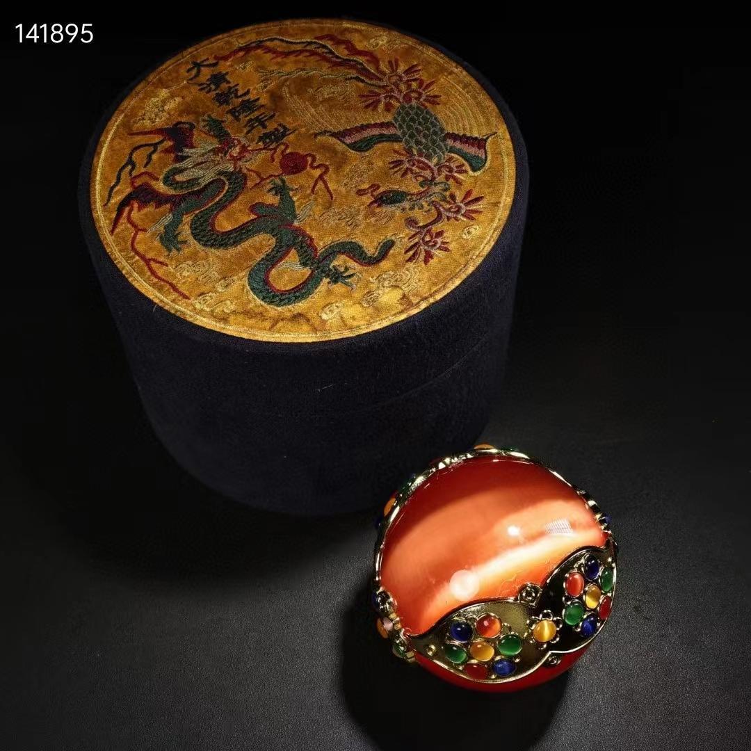 中国古美術・旧収蔵品・大猫眼石镶嵌宝石球・1.5kg・刺繍箱付・極細工・聚財置物