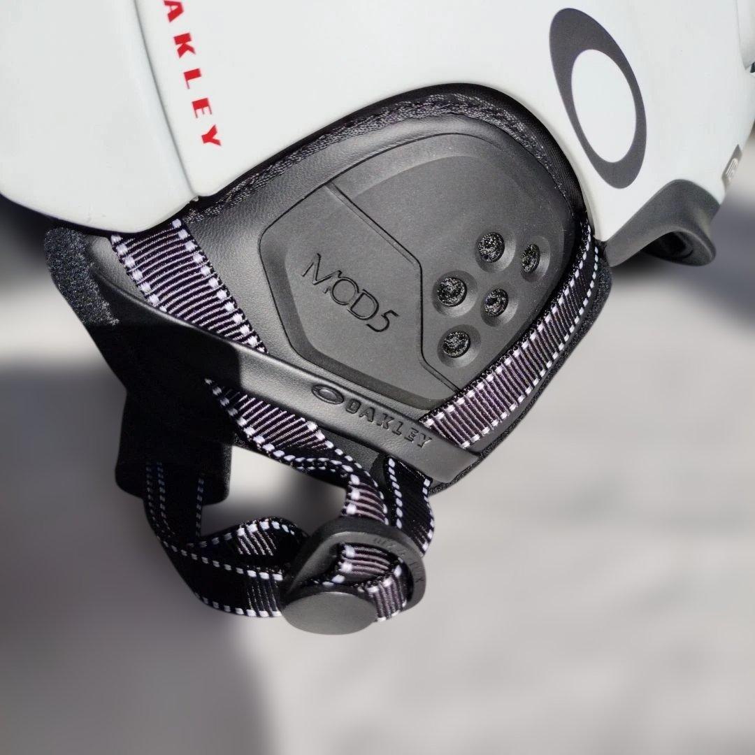 美品　Ｌサイズ　Oakley MOD 5 ヘルメット マットホワイト