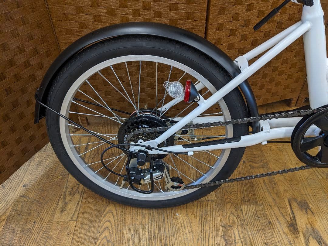 U056　美品　 折りたたみ自転車　20インチ 6段変速 ホワイト