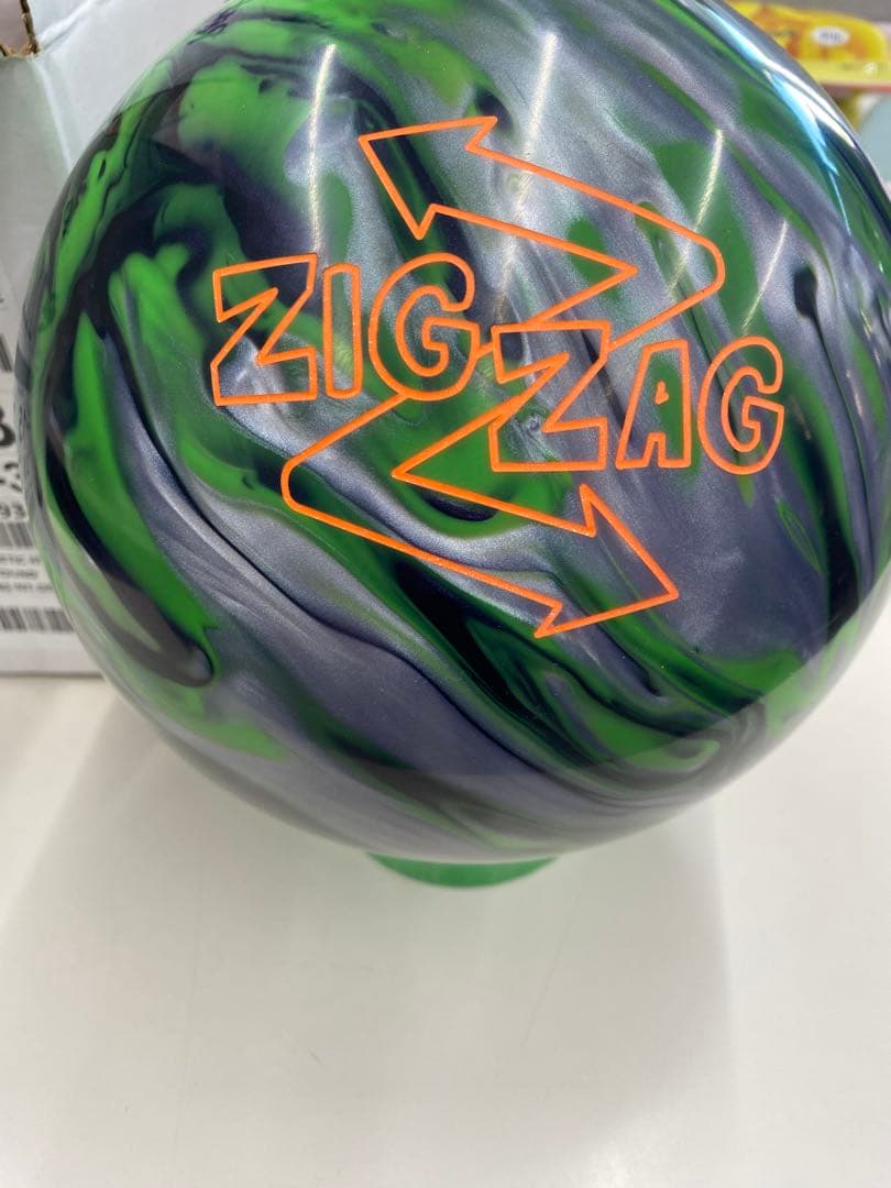 ZIG ZAG ボウリングボール 15LB ブラック/シルバー/ライム