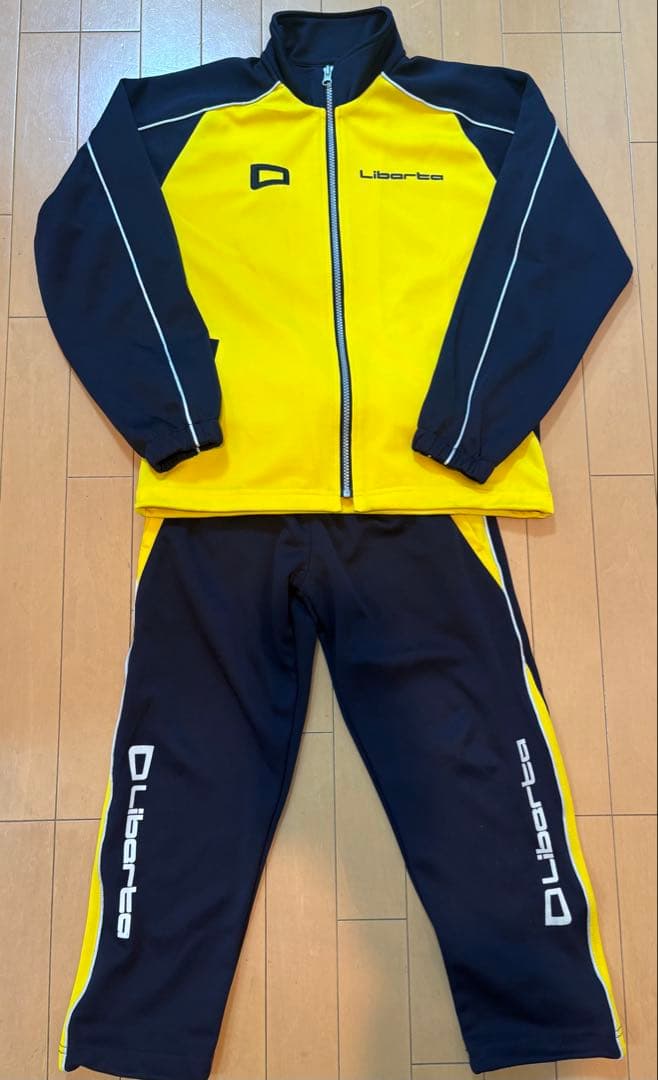 Liberta ユニフォームジャージ長袖145㎝　長ズボン130㎝