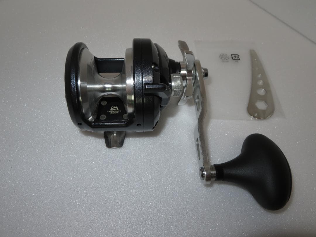 SHIMANO TORIUM 2000HG 両軸リール