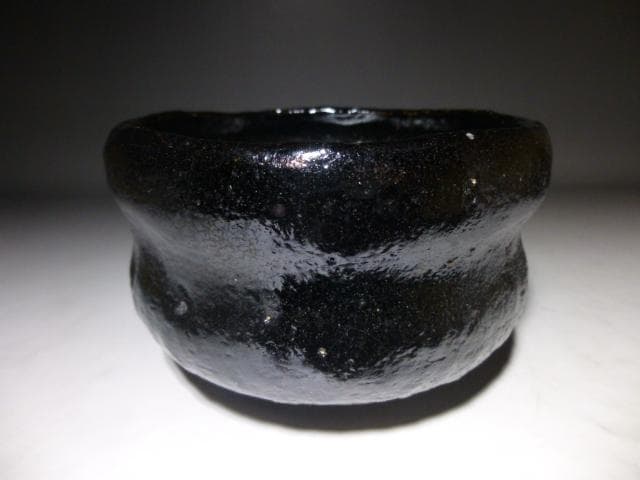 楽吉左衛門十五代　直入　黒茶碗／共箱共布／銘「多羅」／表千家十四代而妙斎極め箱